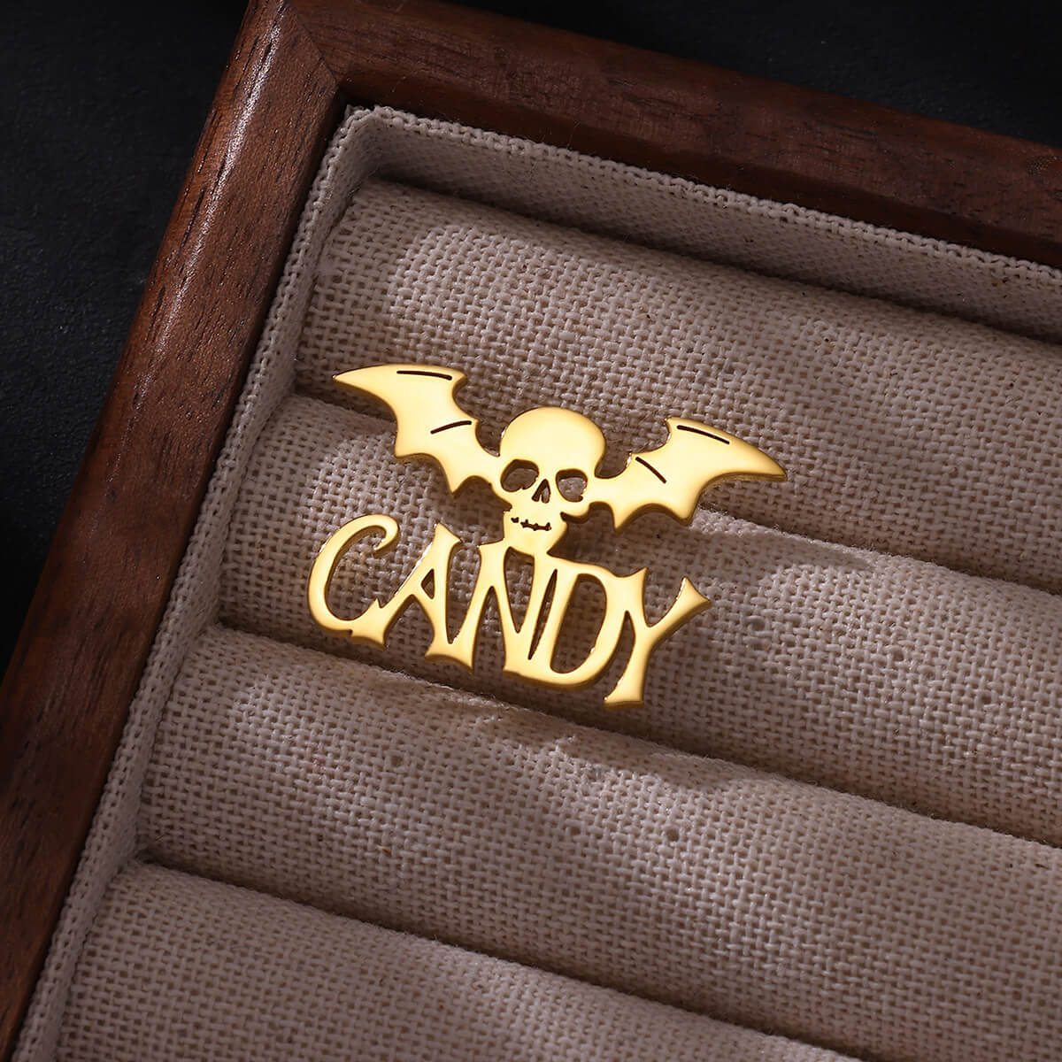 Customized Name Skeleton Bat B - đánh giá và giá Men Accessories Name
