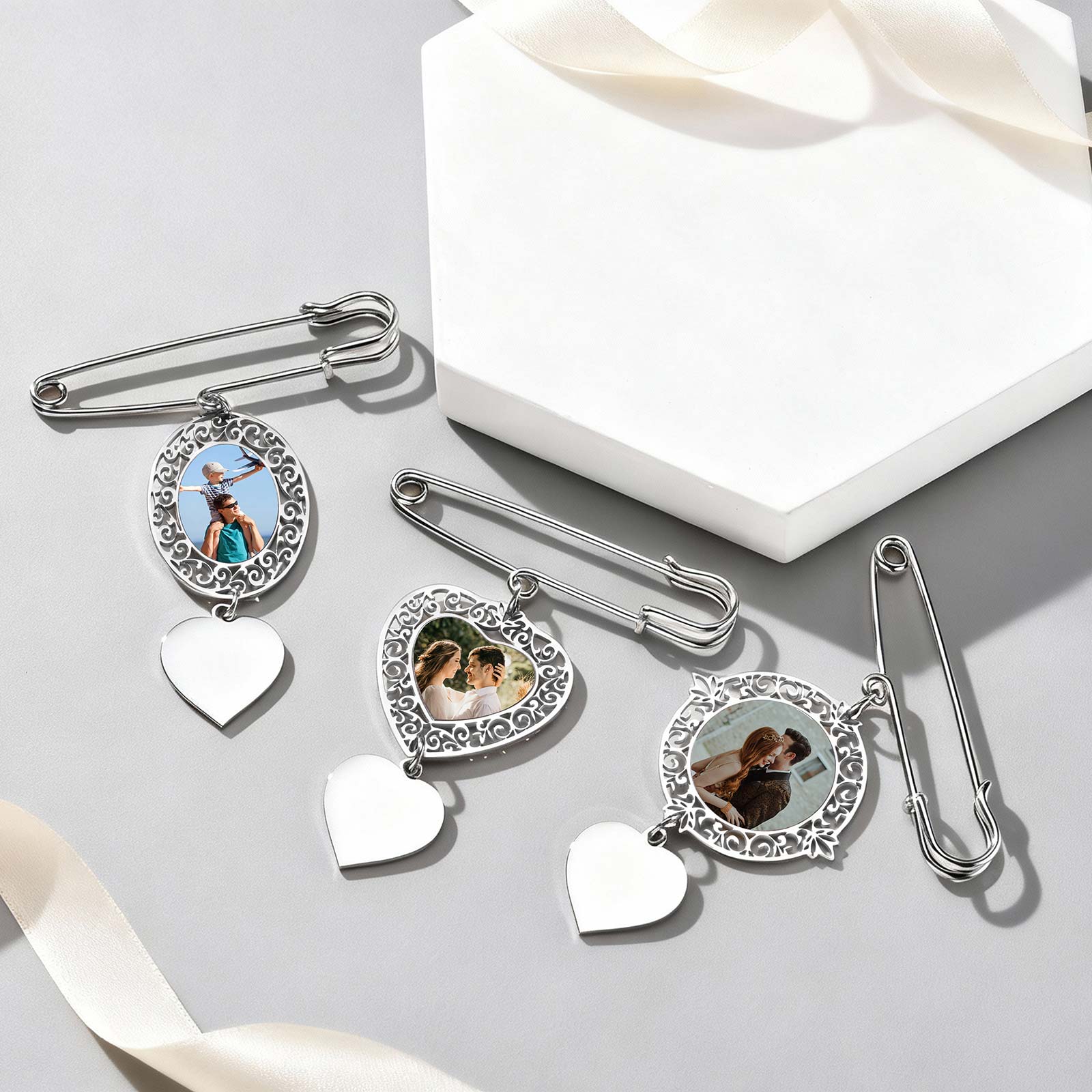Custom Picture Badge Brooches  - đánh giá và giá Men Accessories Photos
